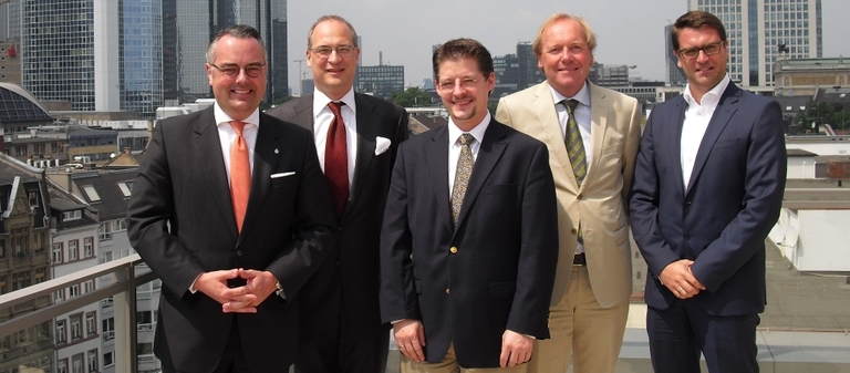 Das iddiw-Präsidium (v.l.n.r.): Paul Jörg Feldhoff, Alexander Goepfert, Prof. Dr. Nico B. Rottke, Prof. Dr. Andreas Pfnür und Sascha Kilb.