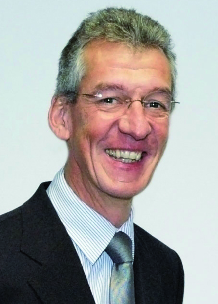 Prof. Dr. Manfred Helmus.