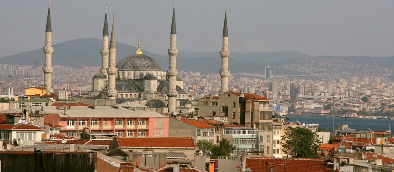 Für ein dreimonatiges Stipendium in Istanbul können sich berufserfahrene Bauplaner und Architekten bewerben.