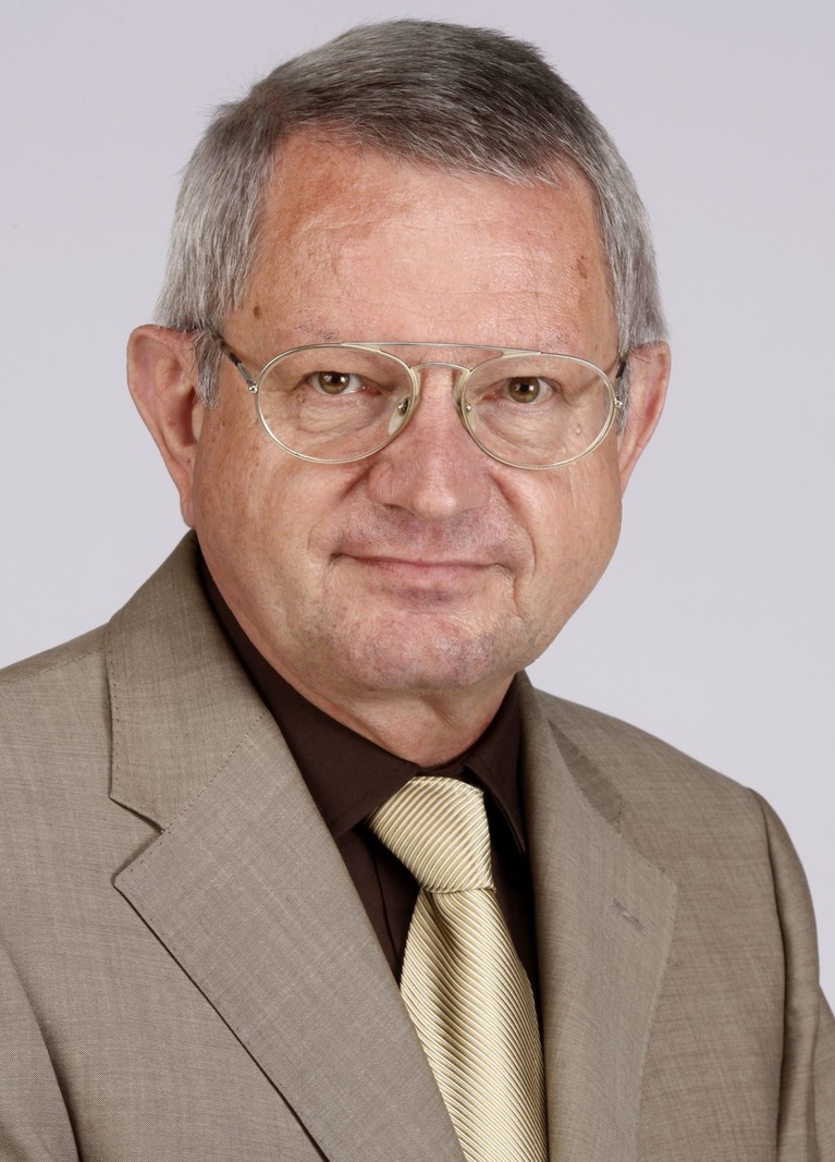 Günter Schönfeld.