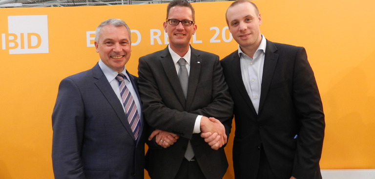 Sie haben auf der Expo Real die Kooperation vereinbart: Ronald Bosch (smmove-Vertriebsleiter), Tobias Innig (EBZ-Marketingleiter) und Alexander Kanellopulos (smmove-Geschäftsführer).