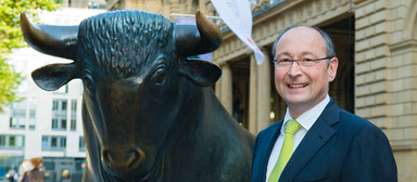 Vonovia-Vorstandschef Rolf Buch am ersten Handelstag (11. Juli 2013) seiner Aktie an der Börse Frankfurt.