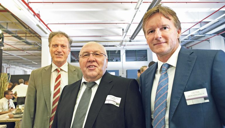 Dieter Berninghaus (r.) mit Migros-Chef Dieter Bolliger und Depot-Geschäftsführer Hans-Dieter Christ (Mitte). 