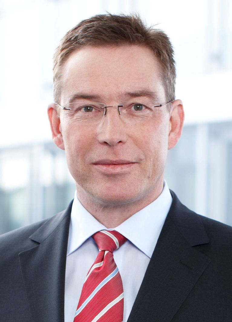 Dr. Bernhard Scholz.