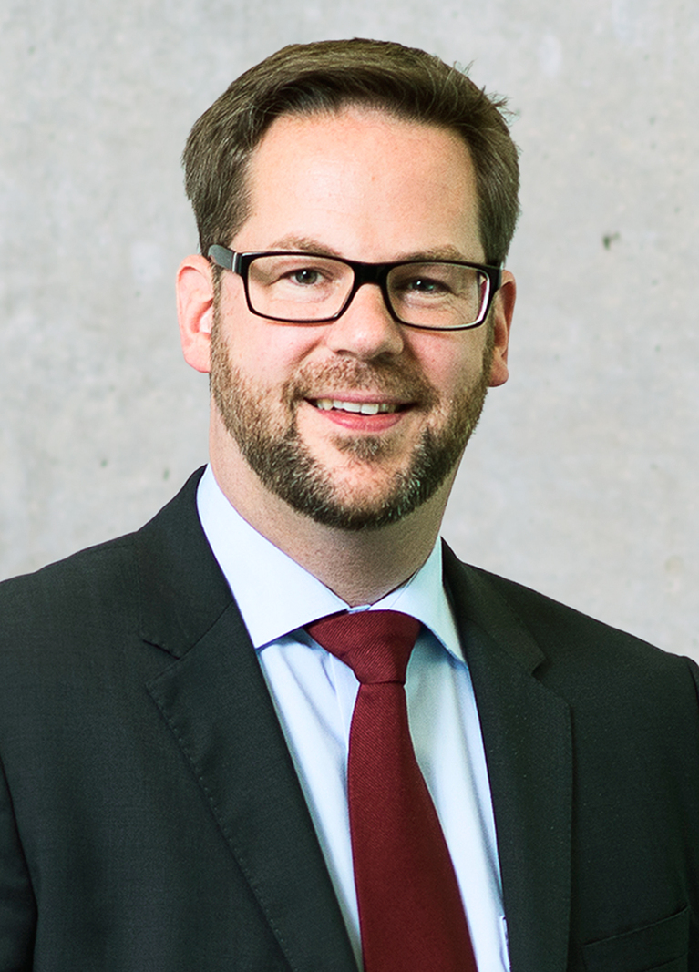 Dr. Henning Lustermann.