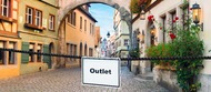 Quelle: istockphoto.com, Urheber: neirfy (Altstadt) Quelle: fotolia.com, Urheber: Thomas Reimer (Schild) Quelle: istockphoto.com, Urheber: neirfy (Altstadt) Quelle: fotolia.com, Urheber: Thomas Reimer (Schild)