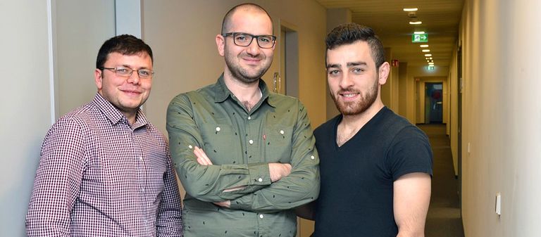 Moussa Sheikh Akriem, Mazen Ibo und Mohammad Bashar Al Ali haben nach ihrer Flucht aus Syrien bei der Gewobag eine neue berufliche Heimat gefunden.