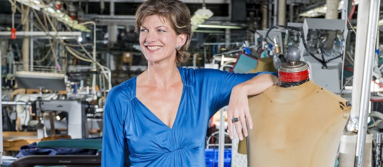Katharina Starlay lässt Maßanzüge für Männer in deutscher Produktion fertigen. 