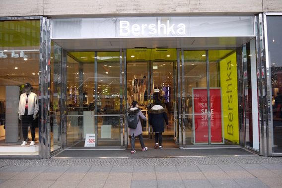 Bershka in Berlin in der Telefonbuch Firmen-Suche