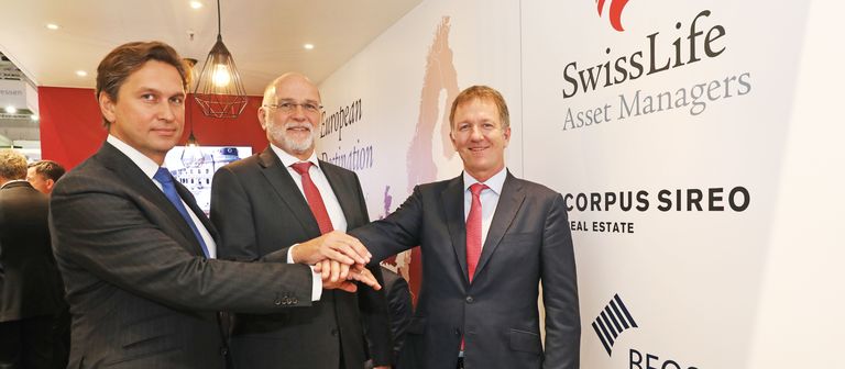 Im Oktober 2018, auf der Immobilienmesse Expo Real, noch ein Dreigestirn (v.l.): Beos-Vorstandssprecher Martin Czaja, Corpus-CEO Bernhard Berg und Stefan Mächler, Group CIO von Swiss Life. 
