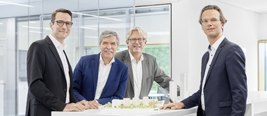 Die nun vierköpfige Führungsriege von AS+P (v.l.n.r.): Axel Bienhaus, Friedbert Greif, Joachim Schares und Geschäftsführungsnovize Martin Teigeler.