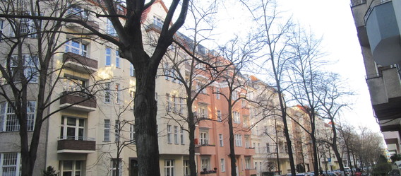 Immobilien Zeitung, Urheberin: Jutta Ochs Immobilien Zeitung, Urheberin: Jutta Ochs