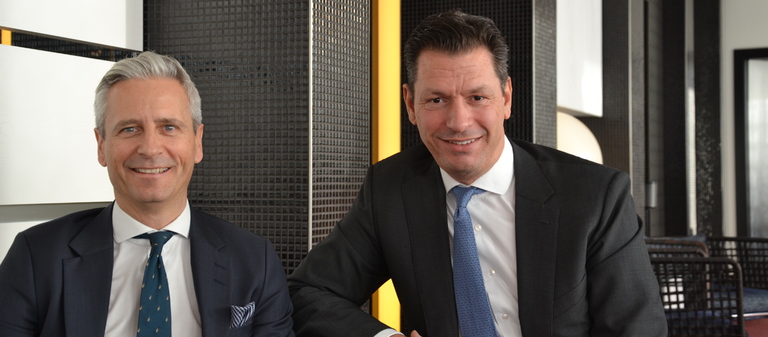 JLL-Deutschlandchef Timo Tschammler (rechts), hier neben seinem Noch-Vorgesetzten Guy Grainger, CEO Emea von JLL, nimmt sich im Frühling und Sommer 2020 eine Auszeit. 