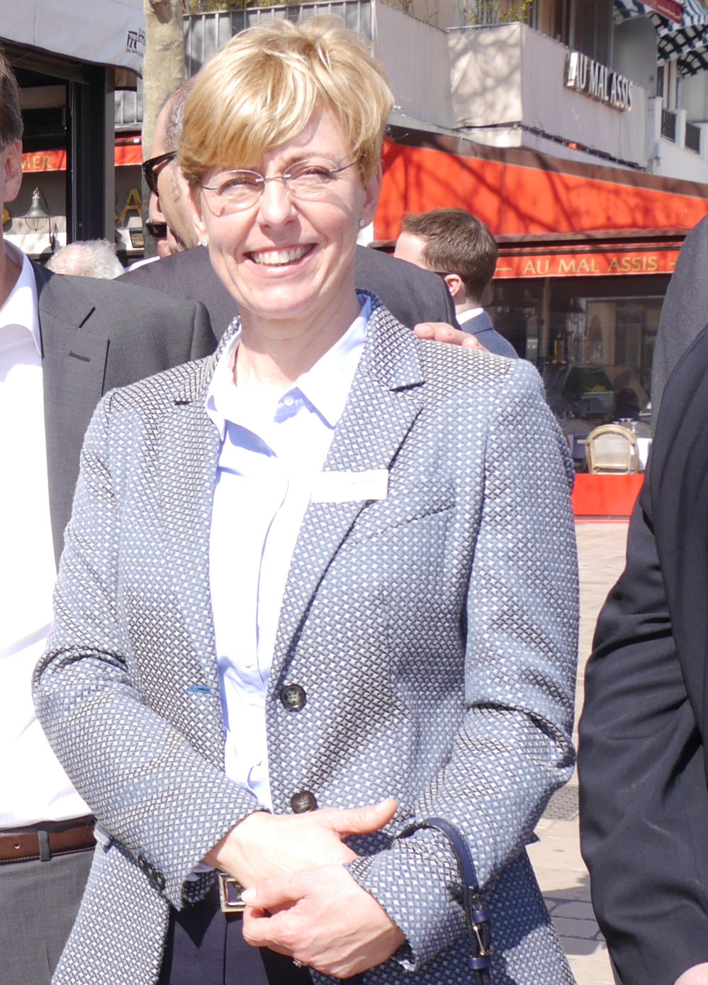 Sabine Barthauer Verlasst Deutsche Hypo Fur Dz Hyp