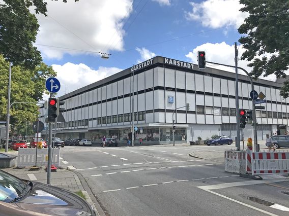 Iz Projekte Karstadt Sports Munchen